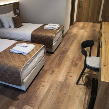 Fruške Terme, Vrdnik - LVT pod Aspecta Isocore / foto: Modularno podovi d.o.o. Fruške Terme, Vrdnik - LVT pod Aspecta Isocore
