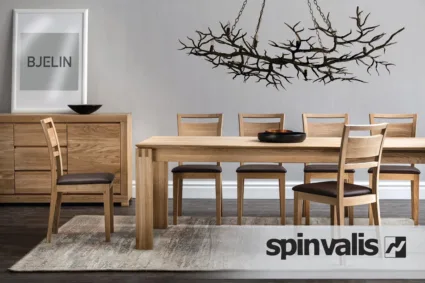 Trpezarijski namestaj / foto: Bjelin Sto i stolice od drveta Bjelin SpinValis