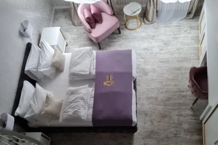 Hotel Queen, Novi Sad / foto: Modularni podovi d.o.o. Hotel Queen u Novom Sadu opremljen je modularnim tepisonima od strane kompanije Modularni podovi