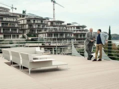 RELAZZO Decking firme REHAU na kompleksu Dukley Gardens