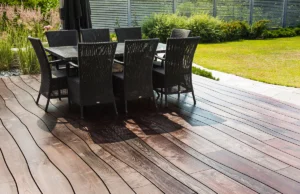 Za izradu "Live Edge" deckinga se se koristi jasen debljine 25 mm