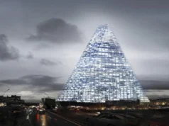 Piramida, građevina u Francuskoj, Pariz