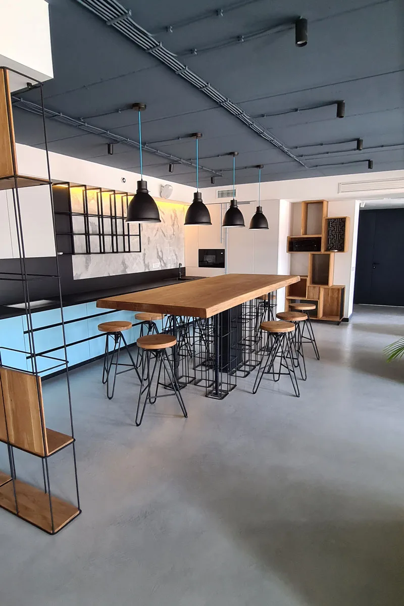 Enterijer kuhinje u poslovnom prostoru / Arhitekta: Nevenka Vujadinovic