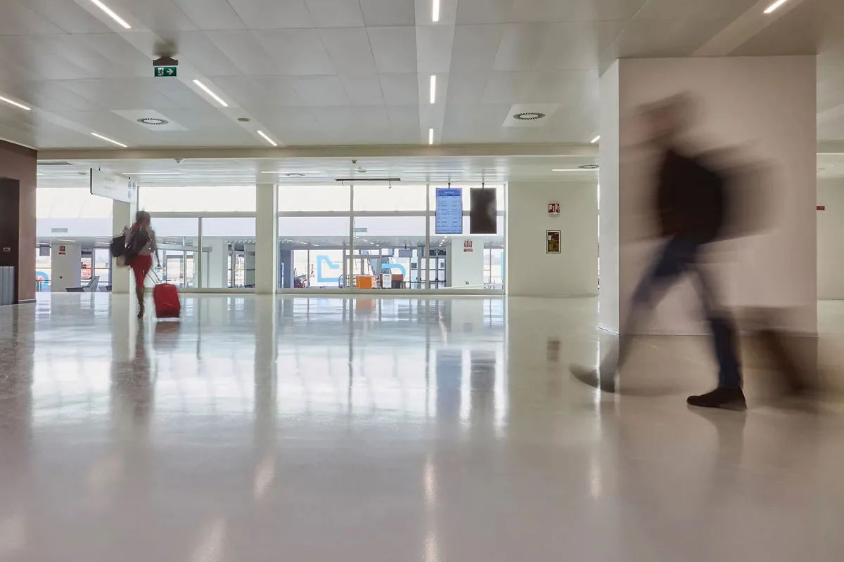 Visokofrekventivni podovi / Terminal na aerodromu