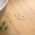 Laminatni pod NatureSense Aqua u kupatilu