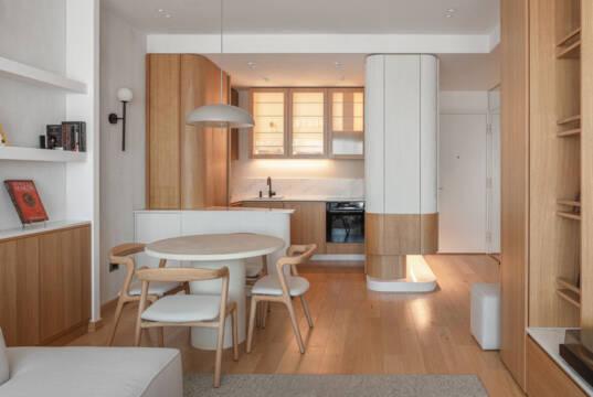 Stan na Novom Dorćolu, uređenje enterijera trpezarije i kuhinje, Unknown Studio / foto: Stefan Đorđević