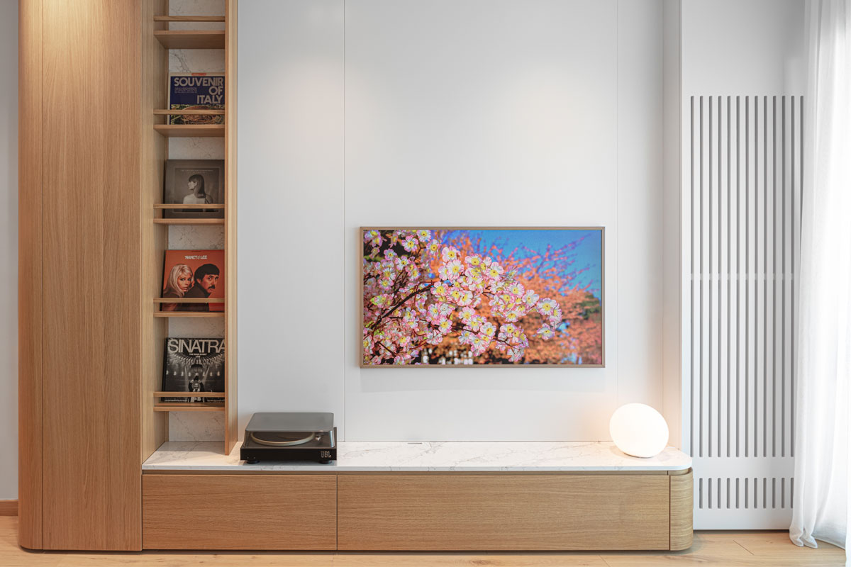 Stan na Novom Dorćolu, Otvorena polica u uređenju enterijera, Unknown Studio / foto: Stefan Đorđević