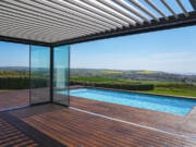 Magic Floor – Pouzdan partner za dugotrajna drvena rešenja Drveni pod pored bazena / foto: Magic Floor