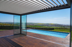 Magic Floor – Pouzdan partner za dugotrajna drvena rešenja Drveni pod pored bazena / foto: Magic Floor