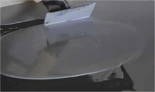 Nanošenje DUROFLOOR-C / foto: ISOMAT