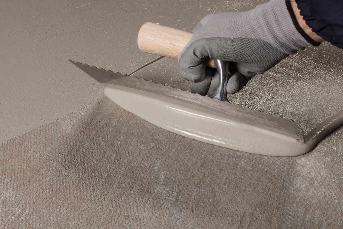 Nanošenje hidroizolacije Mapelastic Turbo ZERO / foto: Mapei