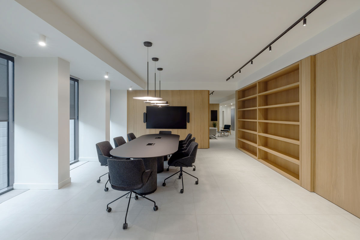 Projekat: Studio Fluid Wyss&Lila, enterijer sale za sastanke / foto: Jovana Rakezić