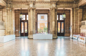 Terrazzo renesansa podnih obloga Terrazzo podovi u enterijeru stare zgrade / foto: freepik.com