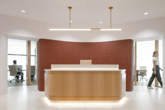 projekat: Marco Maio Architects – Palác Akropolis kancelarijski prostor projekat: Palác Akropolis kancelarijski prostor / autor projekta: Marco Maio Architects / foto: Alex Shoots Buildings