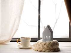 Topliji stan zimi i prijatniji leti uz pravilna rešenja od poda do plafona Pravilna rešenja od poda do plafona / foto: freepik.com