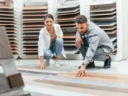 Renoviranje podova u domu – Kako osvežiti prostor bez velikih troškova? Renoviranje podova u domu, odabir podnih obloga / foto: freepik.com