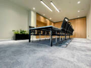 intervju: Nebojša Vujnović – Zašto kvalitet poda počinje mnogo pre ugradnje Pod u enterijeru kancelarijskog prostora / foto: Vujnović enterijeri