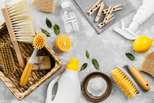 DIY prirodna sredstva za čišćenje podova – recepti DIY prirodna sredstva za čišćenje podova / foto: freepik.com