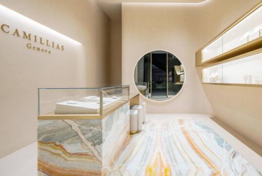 projekat: Studio Miloš Milivojević – Enterijer kao pažljivo režirano scensko iskustvo projekat: Draguljarnica Camillias Geneva / autor projekta: Studio Miloš Milivojević / foto: Miloš Martinović