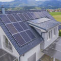 Solarni paneli na kući / foto: freepik.com