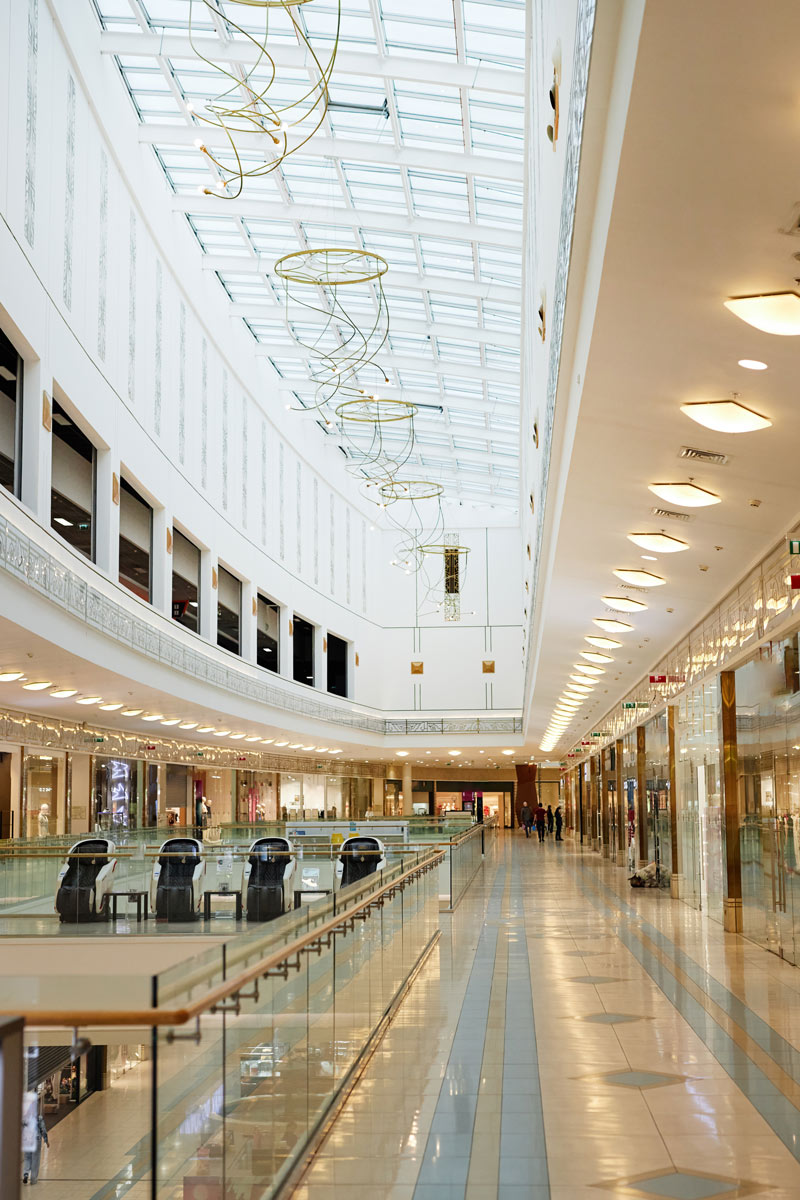 Protivklizni podovi u enterijeru tržnog centra