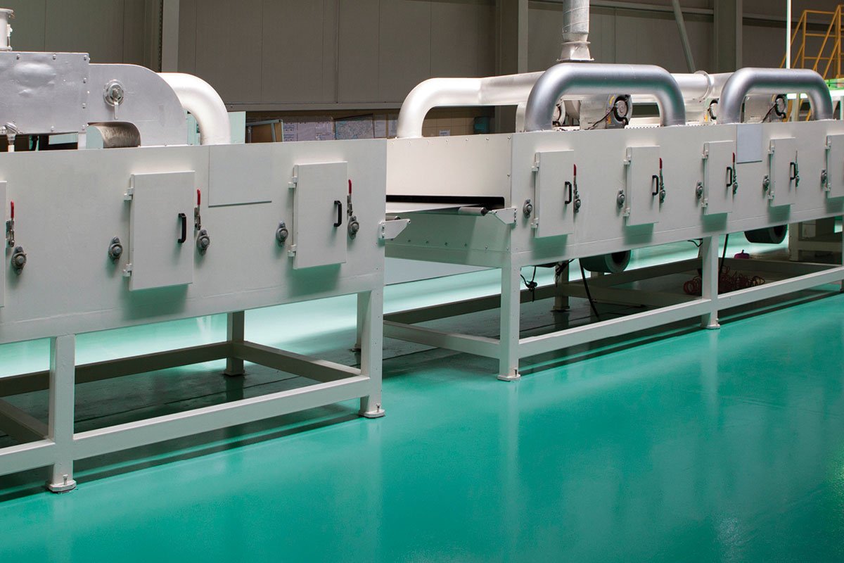 DUROFLOOR-PUC MF6 epoksidni pod u industrijskom pogonu / foto: ISOMAT